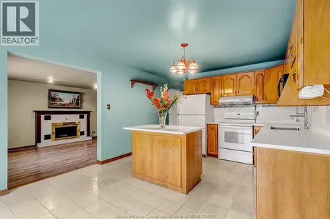 2862 Mangin Crescent Windsor ON N9E 4K9