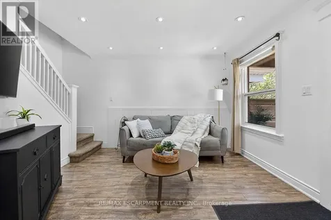 131 Garside Avenue North Hamilton (homeside) ON L8H 4W5