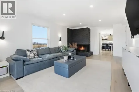 296 Ridge Road West Grimsby ON L3M 4E7