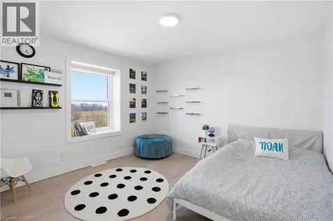 296 Ridge Road West Grimsby ON L3M 4E7