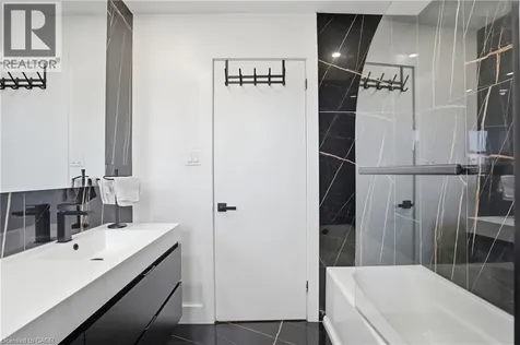 296 Ridge Road West Grimsby ON L3M 4E7