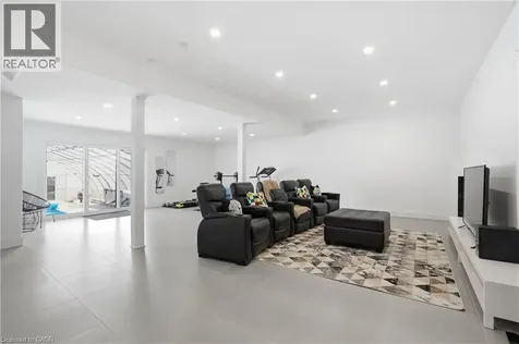 296 Ridge Road West Grimsby ON L3M 4E7