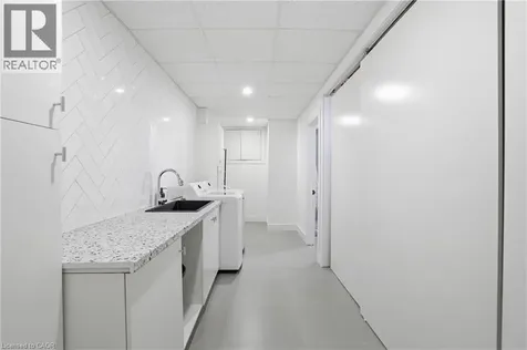 296 Ridge Road West Grimsby ON L3M 4E7