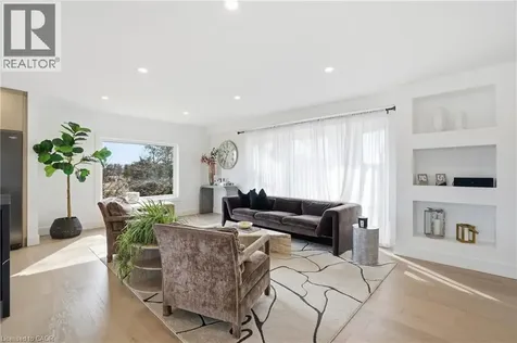 296 Ridge Road West Grimsby ON L3M 4E7