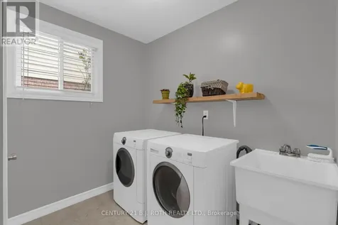 37 Laurentian Lane Orillia ON L3V 7N8