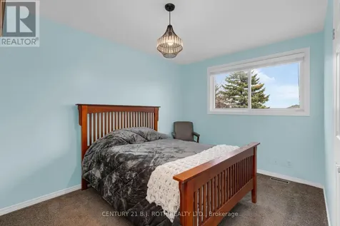 37 Laurentian Lane Orillia ON L3V 7N8