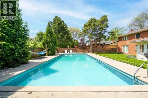 25 Braemar Place Hamilton ON L9C 1C9