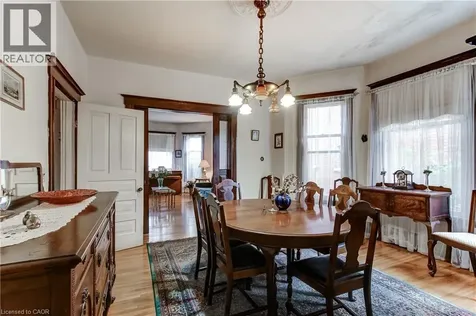 18 Fairleigh Crescent Hamilton ON L8M 2K9