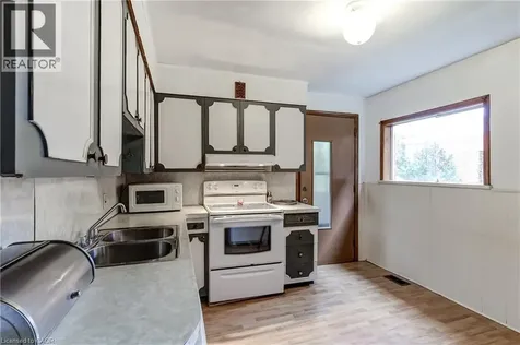 18 Fairleigh Crescent Hamilton ON L8M 2K9