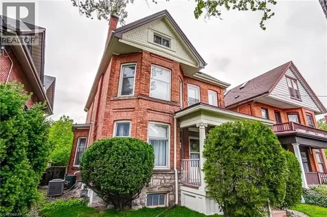 18 Fairleigh Crescent Hamilton ON L8M 2K9
