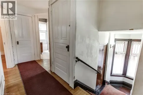 18 Fairleigh Crescent Hamilton ON L8M 2K9