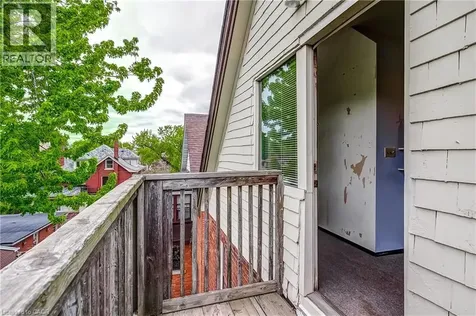 18 Fairleigh Crescent Hamilton ON L8M 2K9