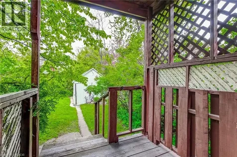 18 Fairleigh Crescent Hamilton ON L8M 2K9