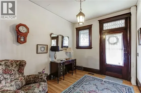 18 Fairleigh Crescent Hamilton ON L8M 2K9