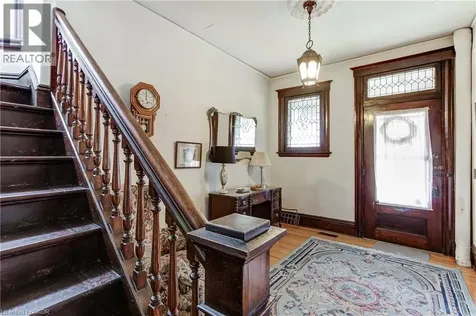 18 Fairleigh Crescent Hamilton ON L8M 2K9