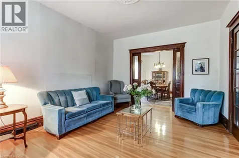 18 Fairleigh Crescent Hamilton ON L8M 2K9
