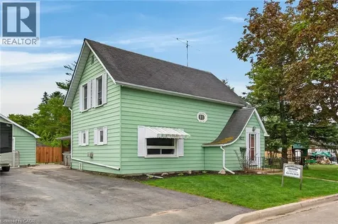 827 Pine Street Dunnville ON N1A 2M6