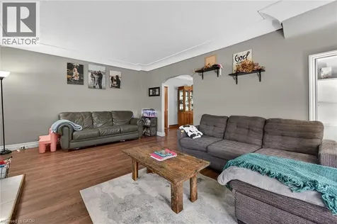 827 Pine Street Dunnville ON N1A 2M6