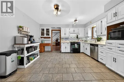 827 Pine Street Dunnville ON N1A 2M6