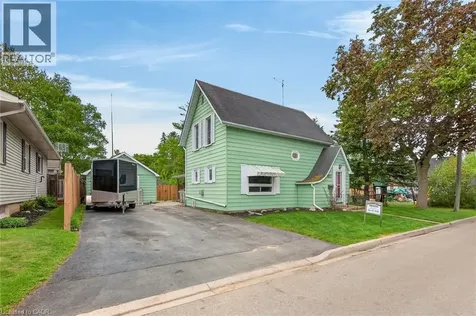 827 Pine Street Dunnville ON N1A 2M6