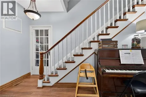 827 Pine Street Dunnville ON N1A 2M6