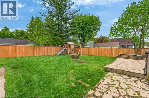 827 Pine Street Dunnville ON N1A 2M6