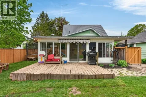 827 Pine Street Dunnville ON N1A 2M6