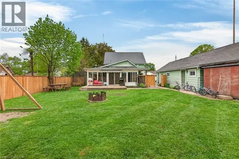 827 Pine Street Dunnville ON N1A 2M6
