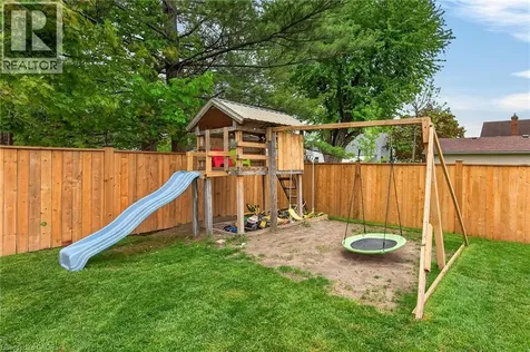 827 Pine Street Dunnville ON N1A 2M6