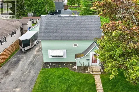 827 Pine Street Dunnville ON N1A 2M6