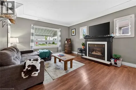 827 Pine Street Dunnville ON N1A 2M6