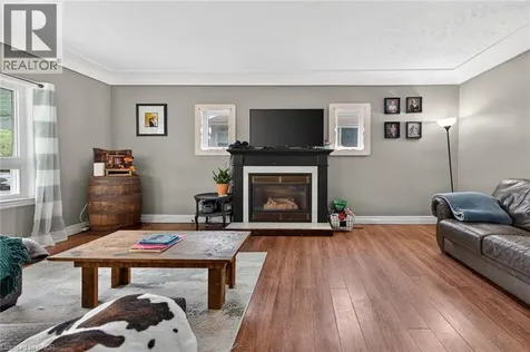 827 Pine Street Dunnville ON N1A 2M6