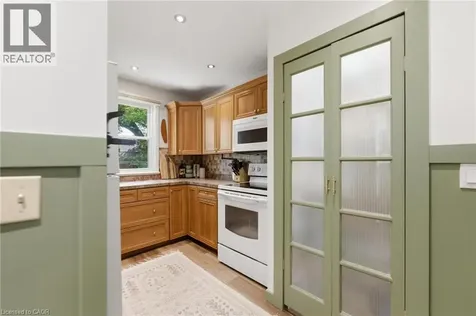 23 Marion Crescent Dundas ON L9H 1H9