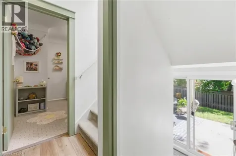 23 Marion Crescent Dundas ON L9H 1H9