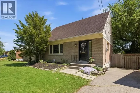 23 Marion Crescent Dundas ON L9H 1H9