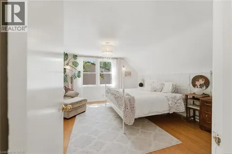 23 Marion Crescent Dundas ON L9H 1H9