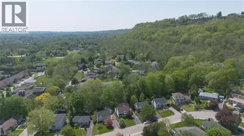 23 Marion Crescent Dundas ON L9H 1H9