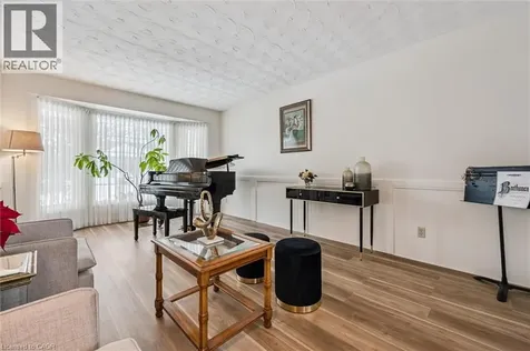 488 Heather Hill Place Waterloo ON N2T 1H7