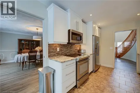 9 Scarfe Gardens Brantford ON N3T 6B2