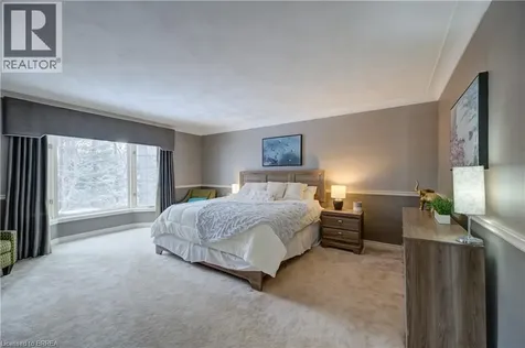 9 Scarfe Gardens Brantford ON N3T 6B2