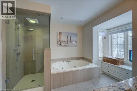 9 Scarfe Gardens Brantford ON N3T 6B2