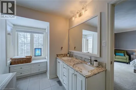 9 Scarfe Gardens Brantford ON N3T 6B2