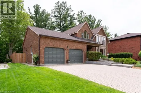 9 Scarfe Gardens Brantford ON N3T 6B2