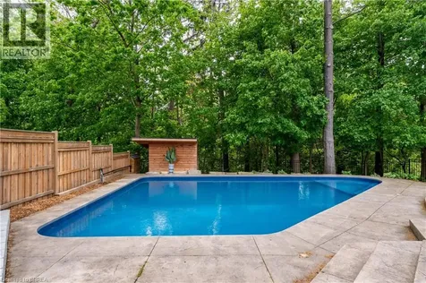 9 Scarfe Gardens Brantford ON N3T 6B2