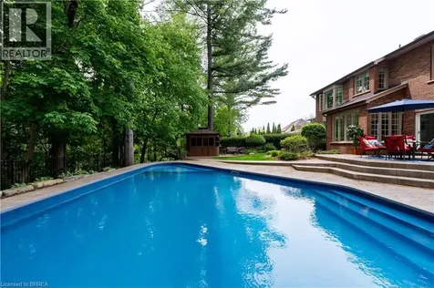 9 Scarfe Gardens Brantford ON N3T 6B2