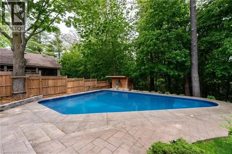 9 Scarfe Gardens Brantford ON N3T 6B2