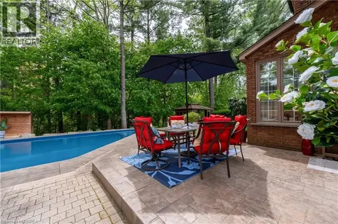 9 Scarfe Gardens Brantford ON N3T 6B2