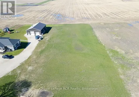 418 Hayes Lake Avenue Huron-kinloss ON N0G 2B0