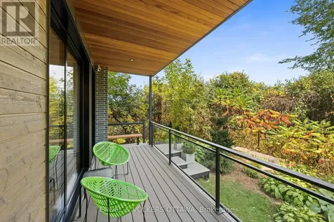127 Peridot Private Ottawa ON K2C 3M3