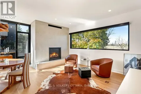 127 Peridot Private Ottawa ON K2C 3M3